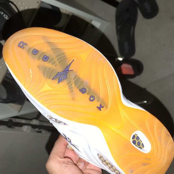 Allen Iverson questions boys size 6 Lakers edition - Picture 4 of 7